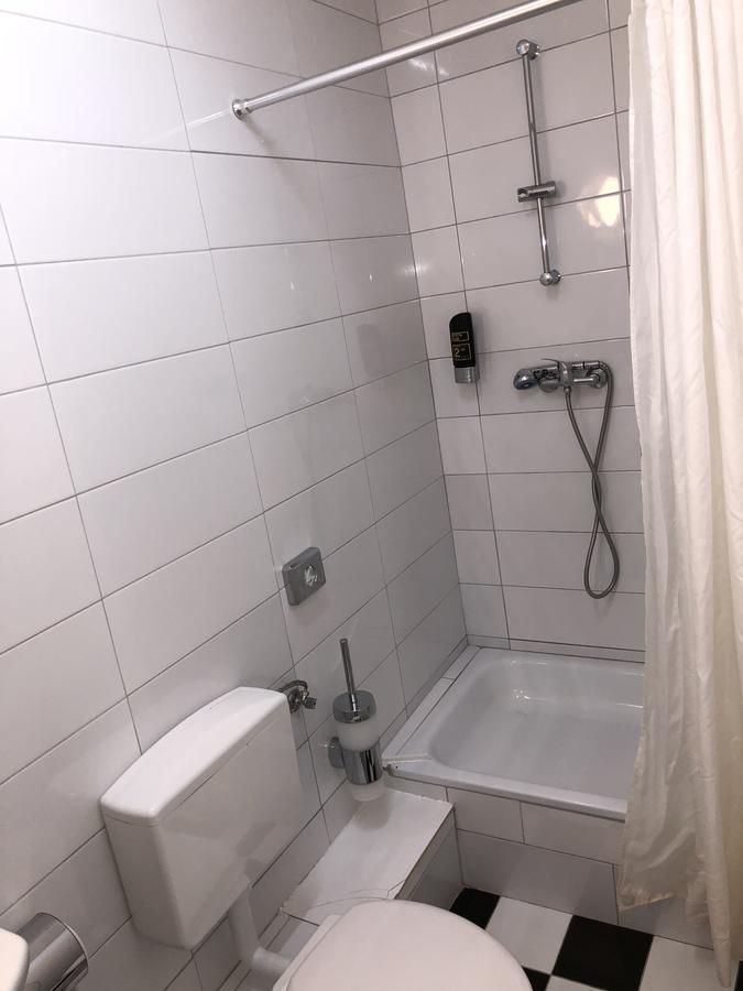 Hotel Moji Koeln Exteriör bild